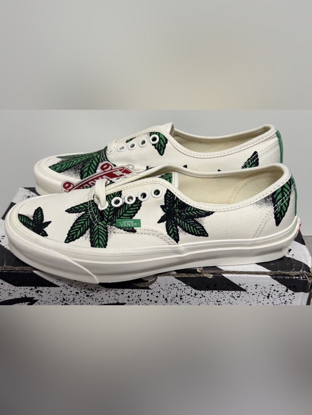Vans UA OG Authentic LX Sweet Leaf White Green Size 7 Men/ 8.5 Women VN0A4BV94JM